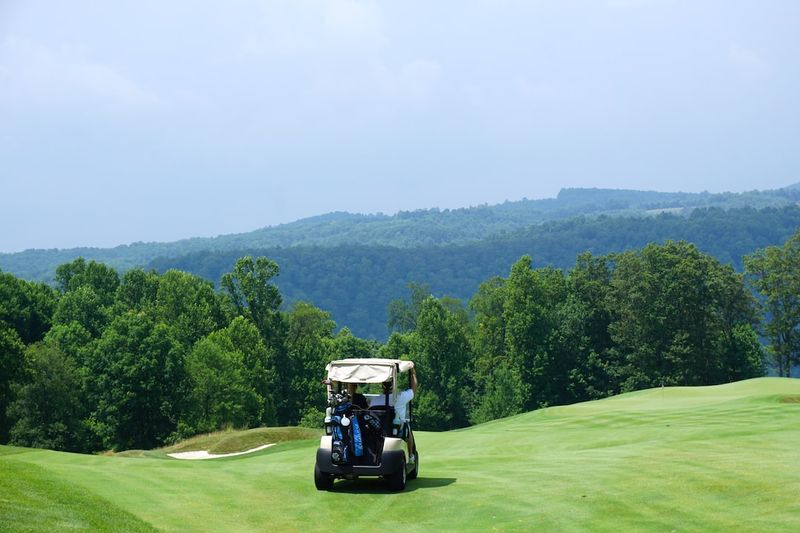 "Rising Golf Star Wyndham Clark Triumphs at Wells Fargo Championship with Commanding Performance"golf,WyndhamClark,risingstar,WellsFargoChampionship,commandingperformance