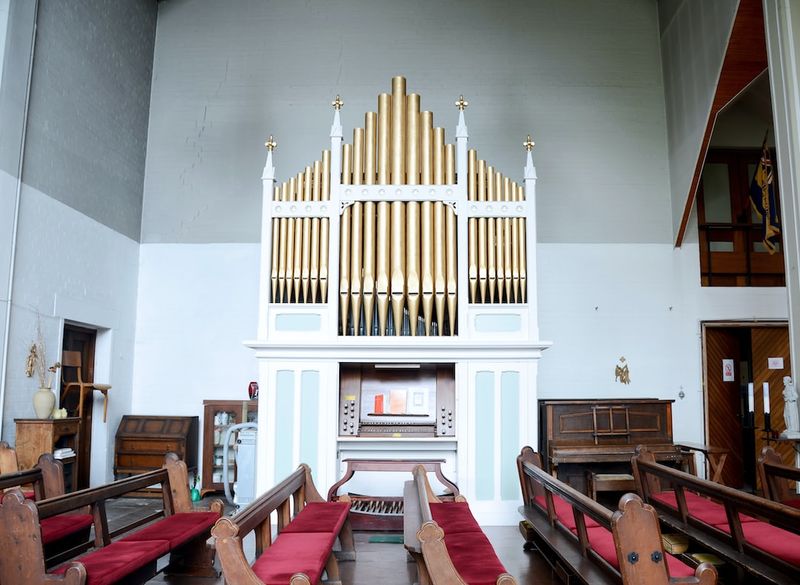 The Unlikely Rendition of "Stayin' Alive" on a Church Pipe Organ: A Musical Twistmusic,church,pipeorgan,rendition,Stayin'Alive