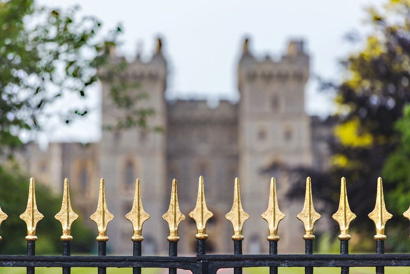 "Royal Reflections: King Charles III, Prince William, and Princess Kate Pay Tribute to Queen's Enduring Legacy"royalreflections,kingcharlesiii,princewilliam,princesskate,tribute,queen'senduringlegacy