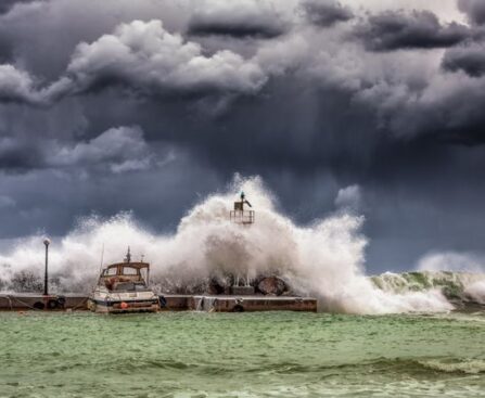 "Unleashed Fury: Hurricane Otis Ravages Acapulco, Leaving Destruction in its Wake"HurricaneOtis,Acapulco,Destruction,NaturalDisaster,UnleashedFury