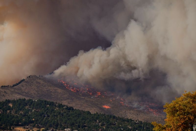 Austin-area Wildfire Engulfs Apartment Building, Spurring Emergency Response and Highlighting Climate Change Impactwildfire,Austin,emergencyresponse,apartmentbuilding,climatechangeimpact